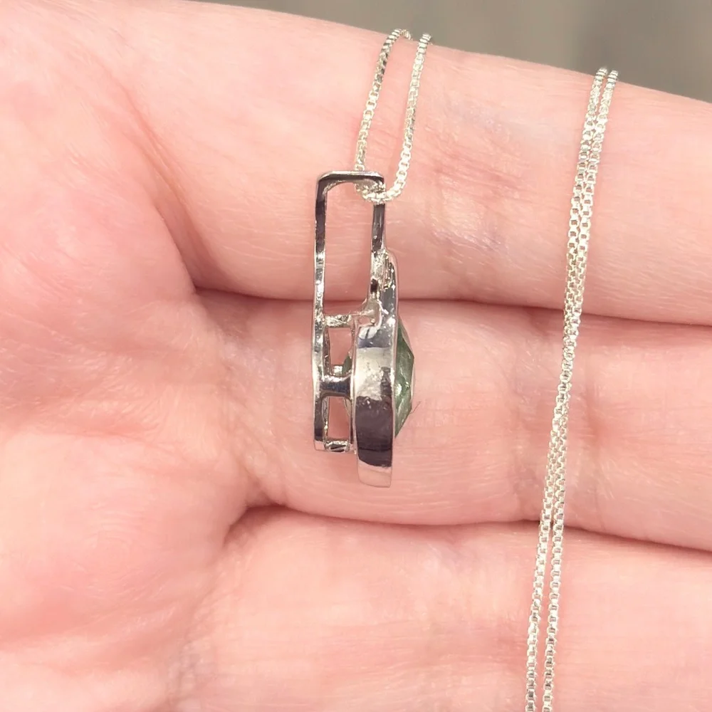 Vintage 14K Green Spinel Pendant: White Gold Crescent Abstract Slider Piece - Picture 10 of 14